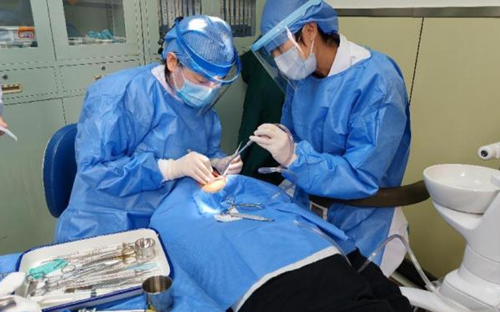 北京口腔医院专家到承德市口腔医院开展技术指导