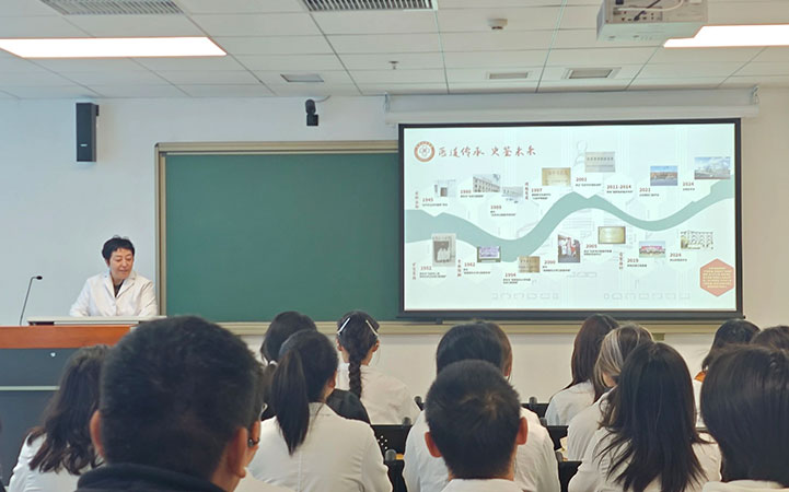 早临床，口腔医学专业大一新生来院观摩学习