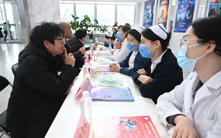 世界口腔健康日专场！北京口腔医院开展义诊科普活动